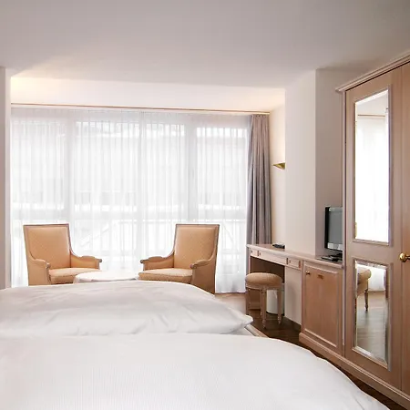Wellnesshotel Schweizerhof 萨斯费