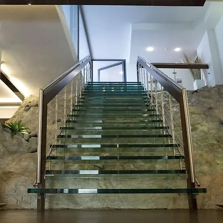 Wellnesshotel Schweizerhof 萨斯费