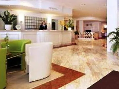 Wellnesshotel Schweizerhof 4* 萨斯费