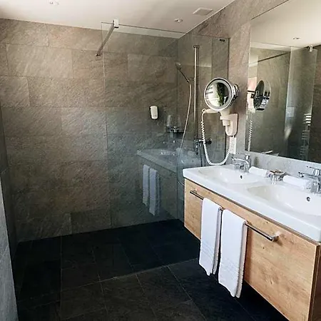 Wellnesshotel Schweizerhof Saas Fee