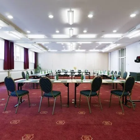 Wellnesshotel Schweizerhof 萨斯费