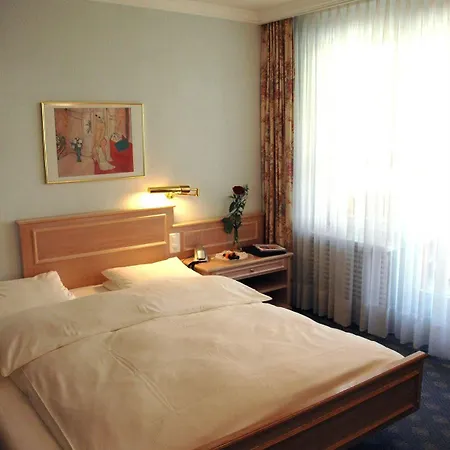 酒店 Wellnesshotel Schweizerhof 萨斯费