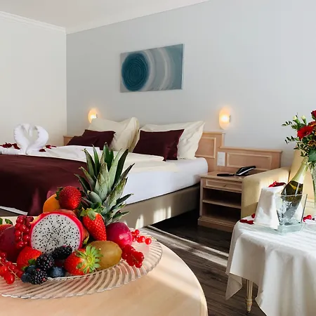 ホテル Wellnesshotel Schweizerhof