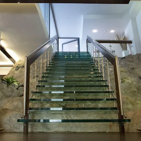 Wellnesshotel Schweizerhof ホテル サース フェー