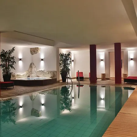 ホテル Wellnesshotel Schweizerhof サース フェー